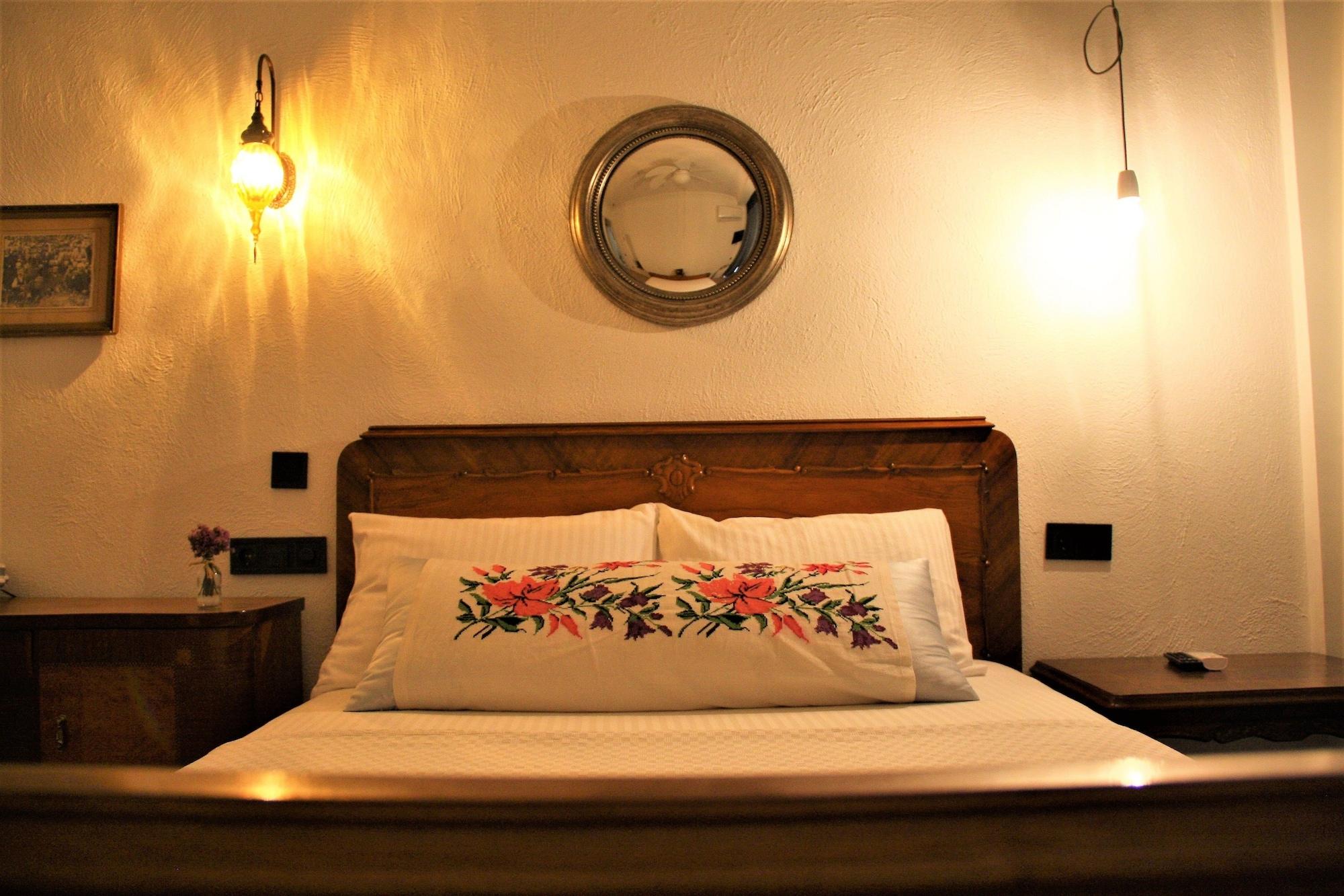 Hotel Amphora Foça Esterno foto