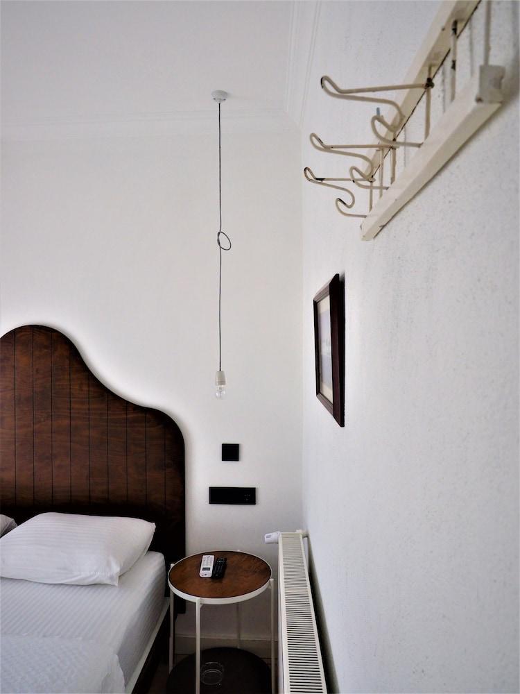 Hotel Amphora Foça Esterno foto