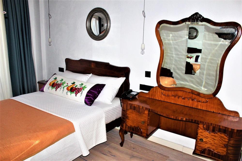 Hotel Amphora Foça Esterno foto