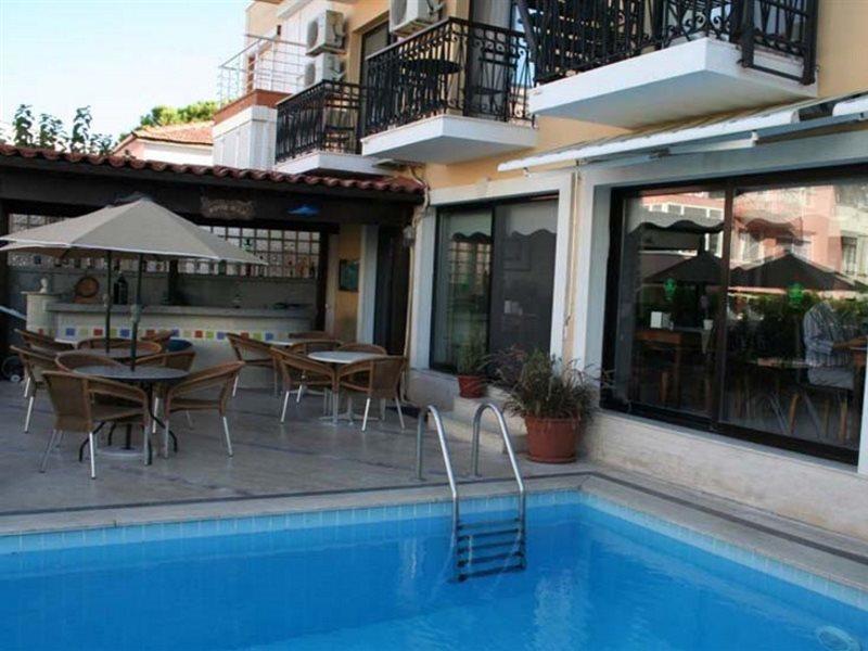 Hotel Amphora Foça Esterno foto