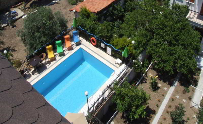 Hotel Amphora Foça Esterno foto