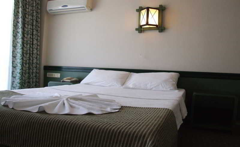 Hotel Amphora Foça Esterno foto