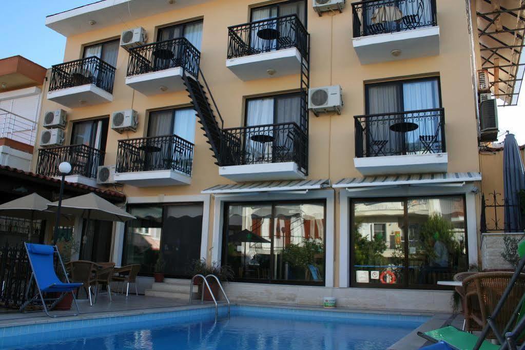 Hotel Amphora Foça Esterno foto